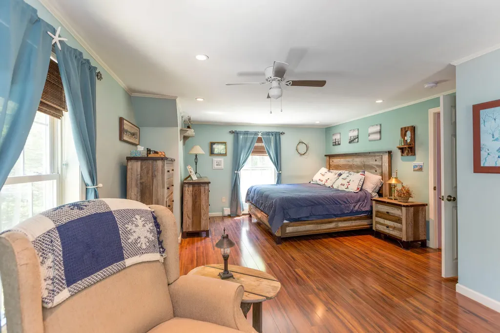 98 Youngs Point Road Wiscasset ME 04578