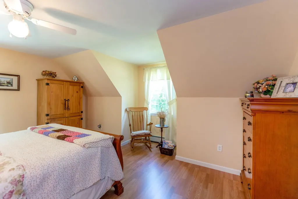 98 Youngs Point Road Wiscasset ME 04578