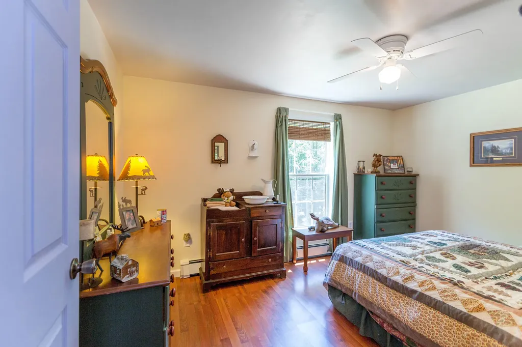 98 Youngs Point Road Wiscasset ME 04578