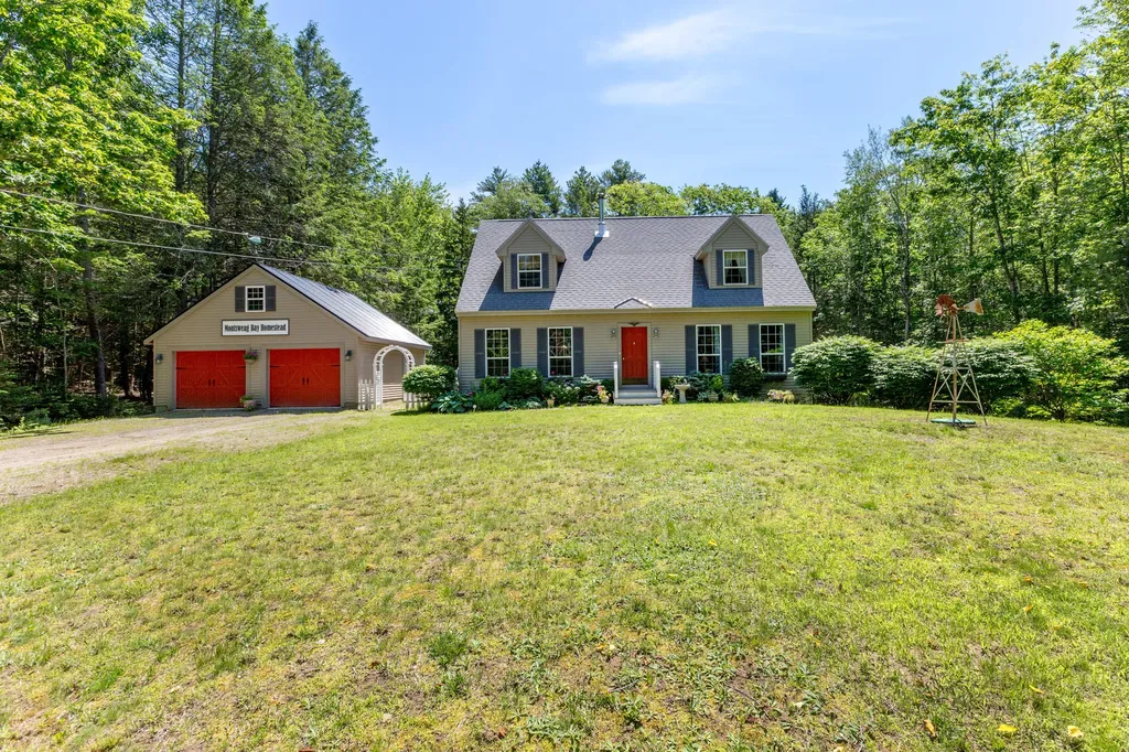 98 Youngs Point Road Wiscasset ME 04578