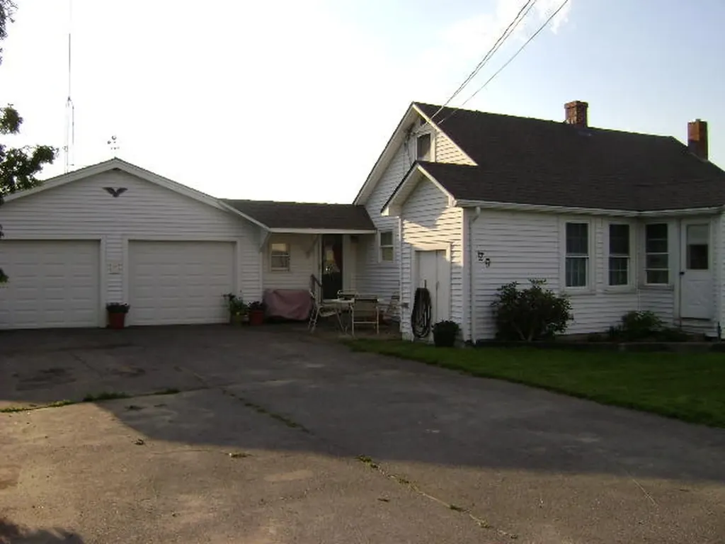 29 Mast Road Pittston ME 04345
