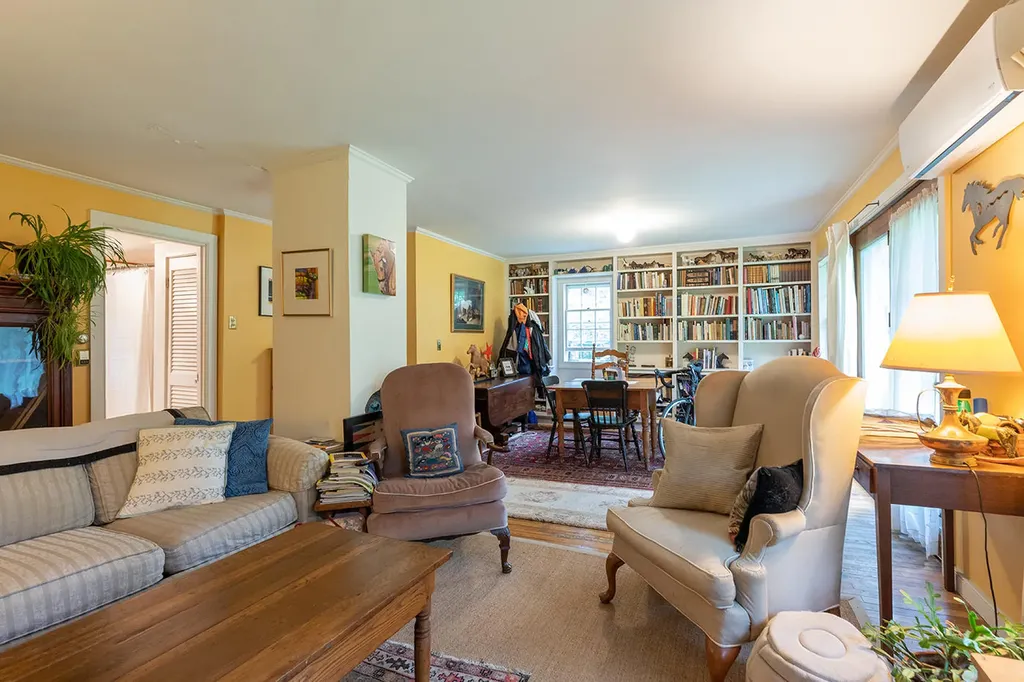 541 Camden Road Hope ME 04847