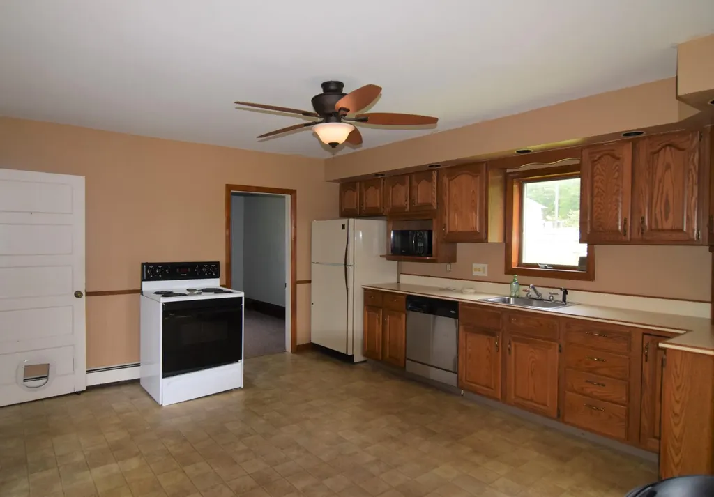 4 Orchard Heights Lewiston ME 04240