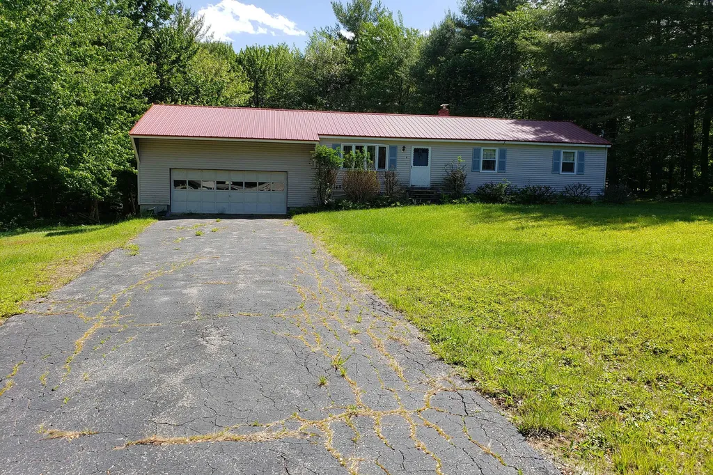 6 Jesse Circle Sanford ME 04073