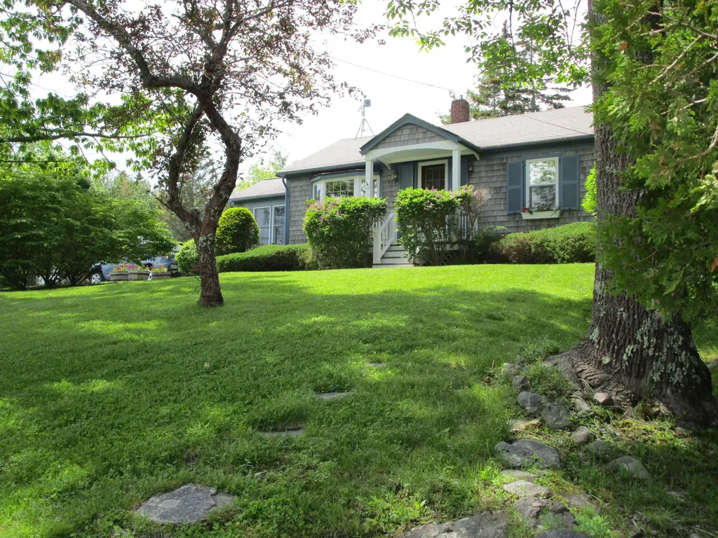 422 Main Street Southwest Harbor ME 04679