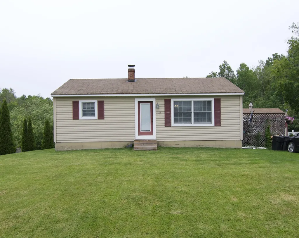22 Kingman Street Fairfield ME 04937