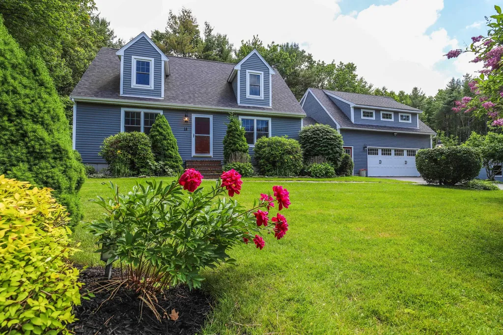 18 Fairway Drive Scarborough ME 04074