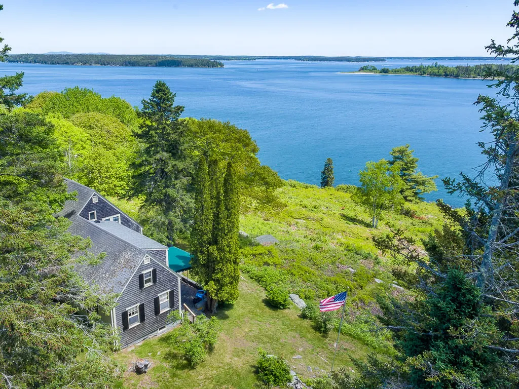 41 Quarry Hill Road Bristol ME 04564