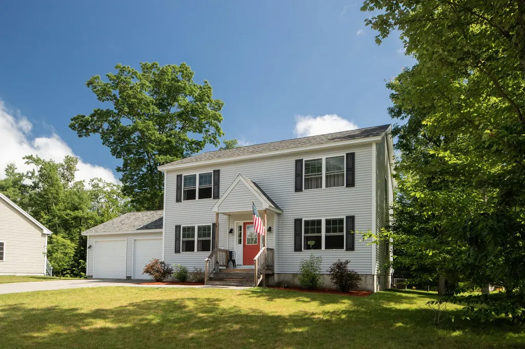 18 Collins Circle Rochester NH 03867