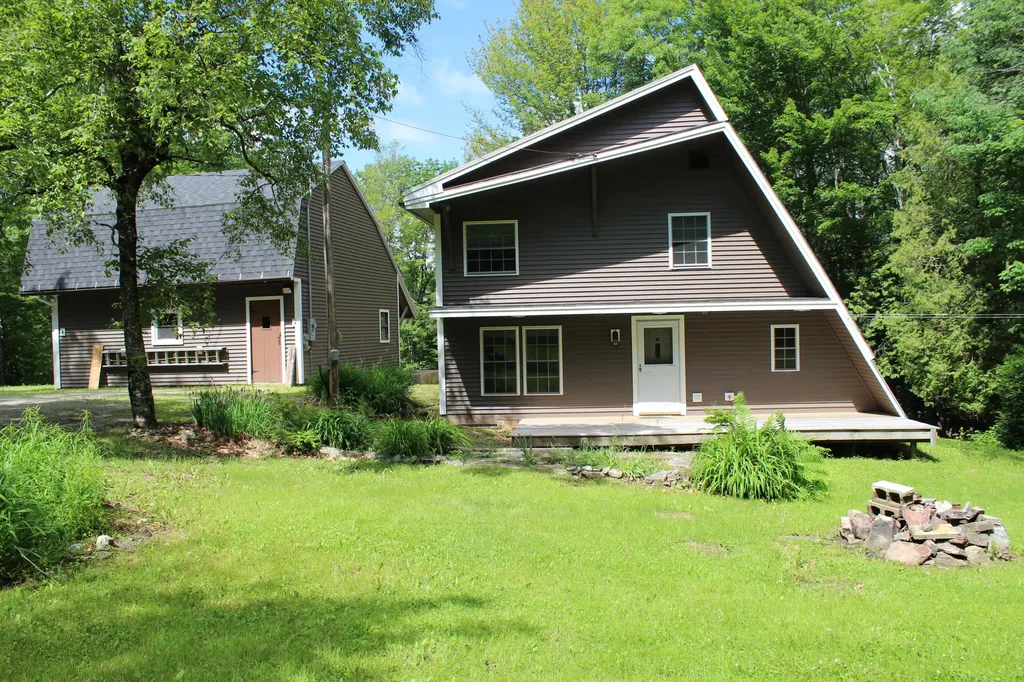 22 Ledgewood Drive Bucksport ME 04416