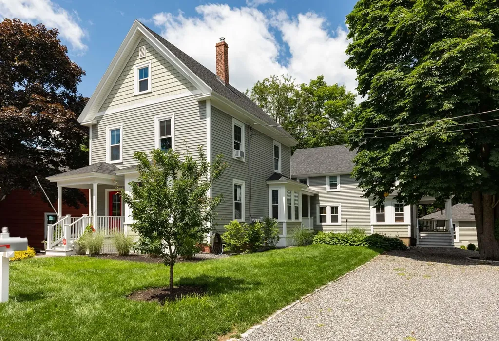 16 Central Avenue Kittery ME 03904