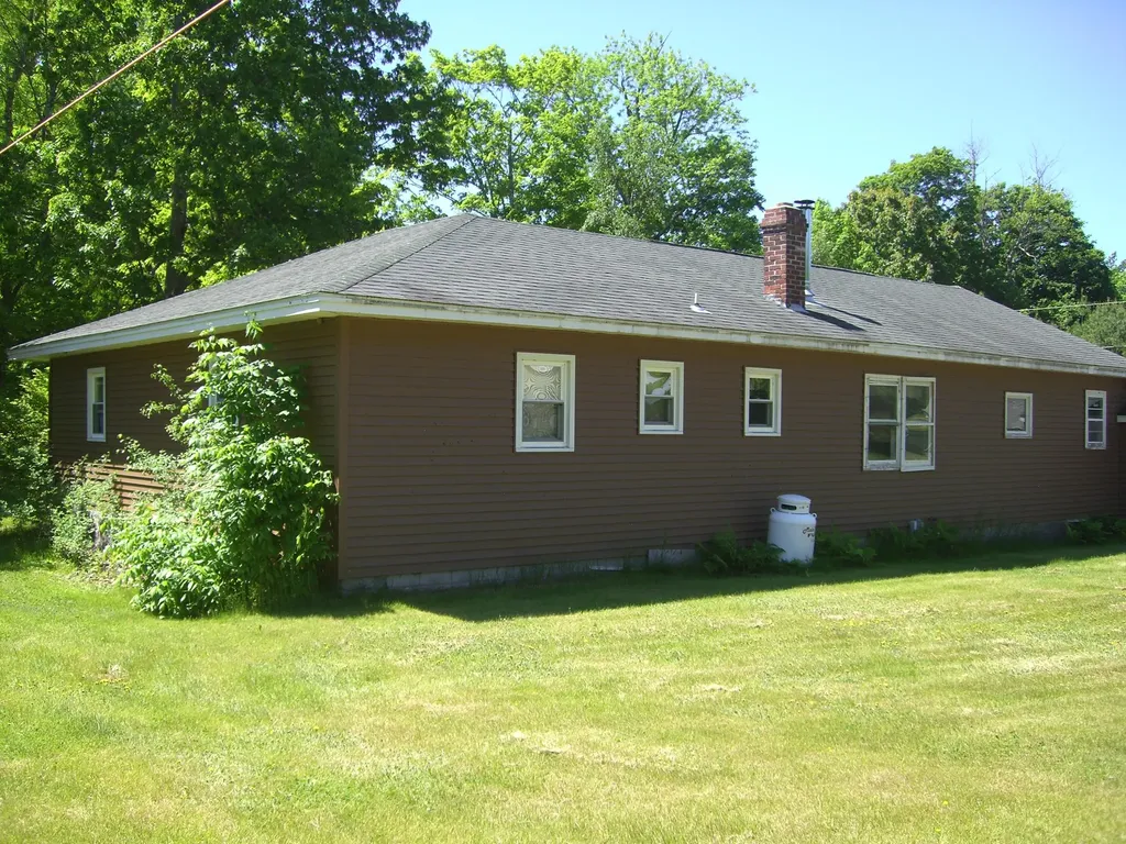 1105 Hallowell Litchfield Road West Gardiner ME 04345