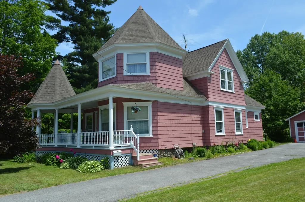 121 Greenwood Avenue Winthrop ME 04364