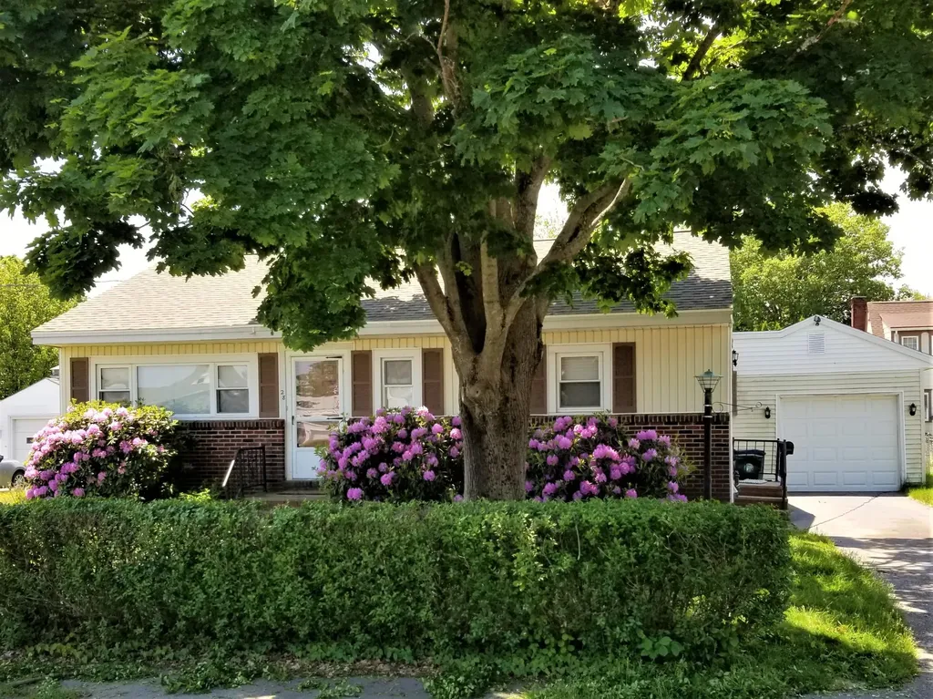 28 Herring Avenue Extension Biddeford ME 04005