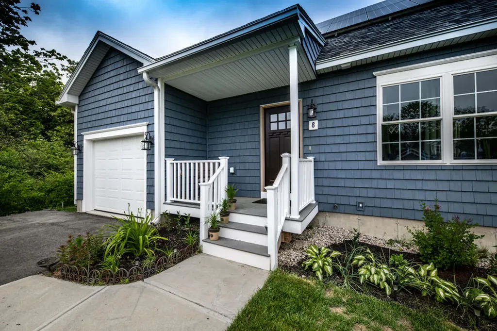 8 Settlers Way Saco ME 04072