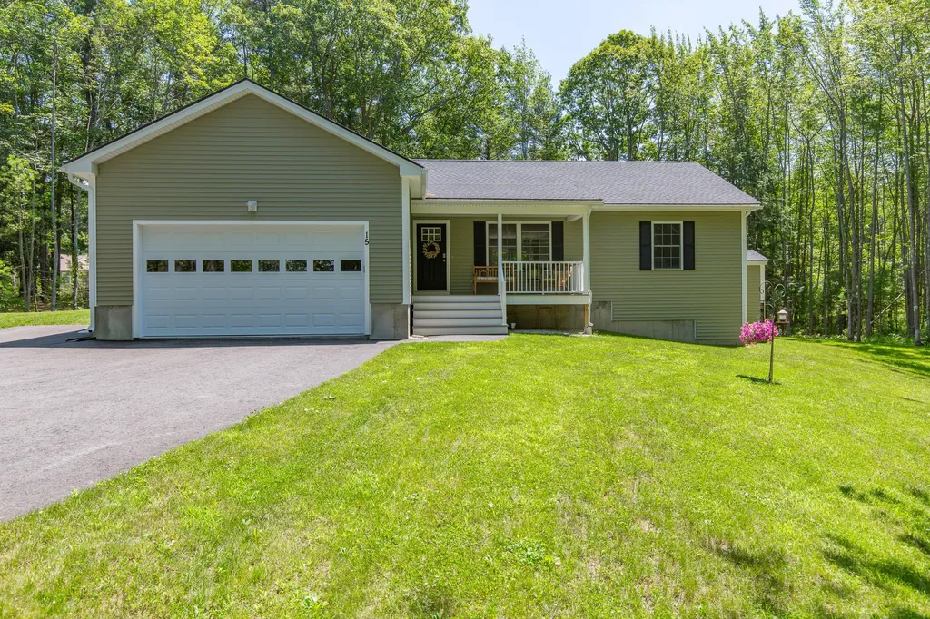 15 Blandings Way Biddeford ME 04005