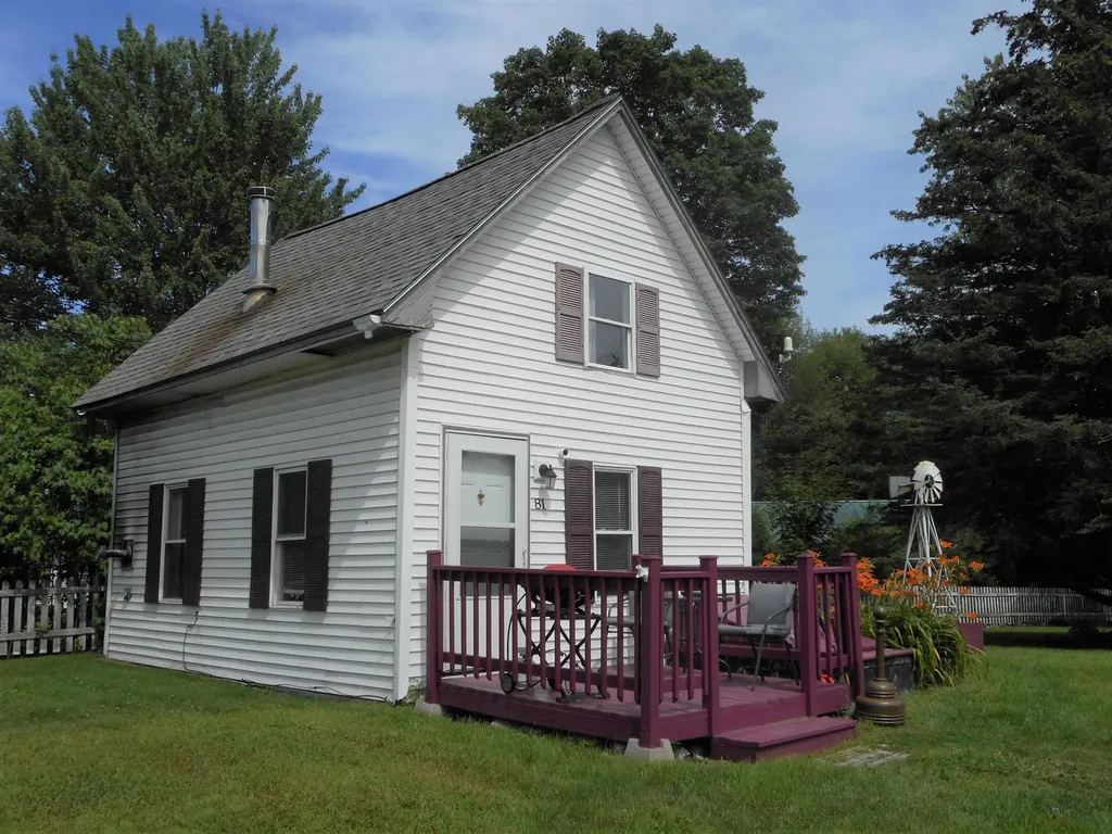 81 Stillwater Avenue Orono ME 04473