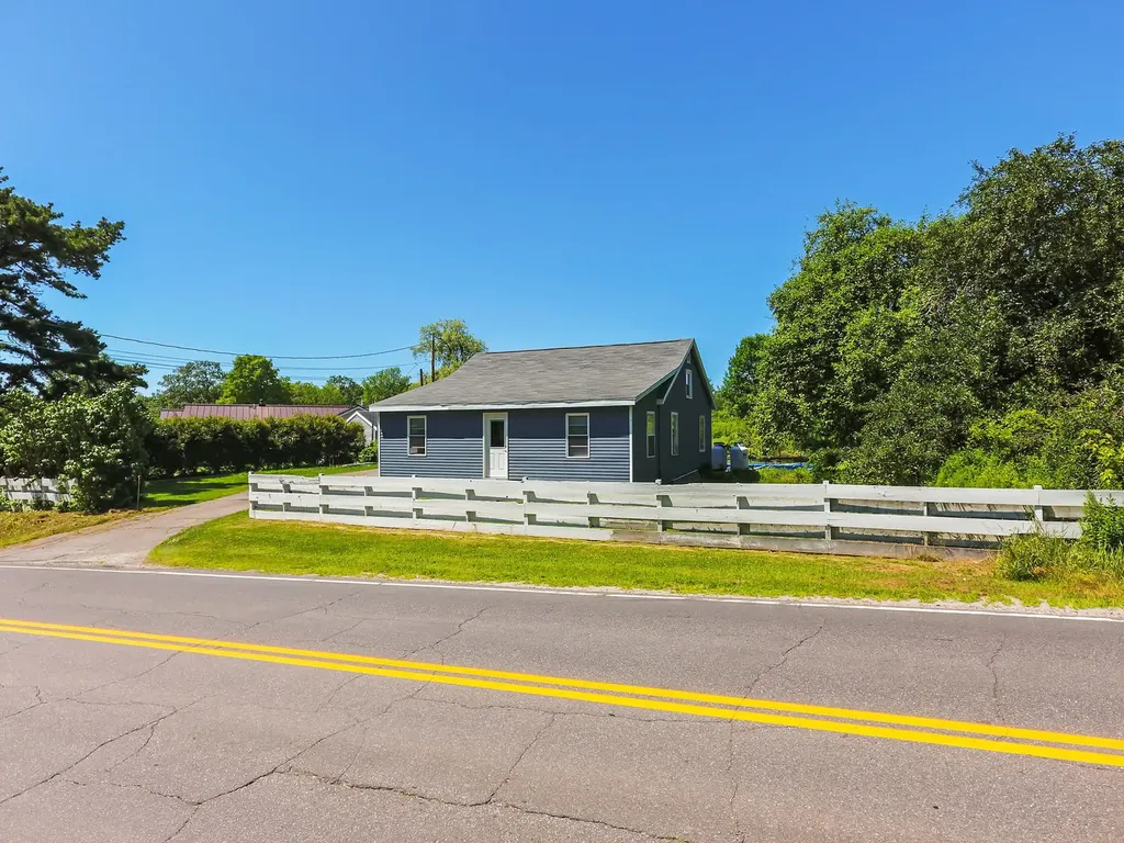 1075 River Avenue Gardiner ME 04345