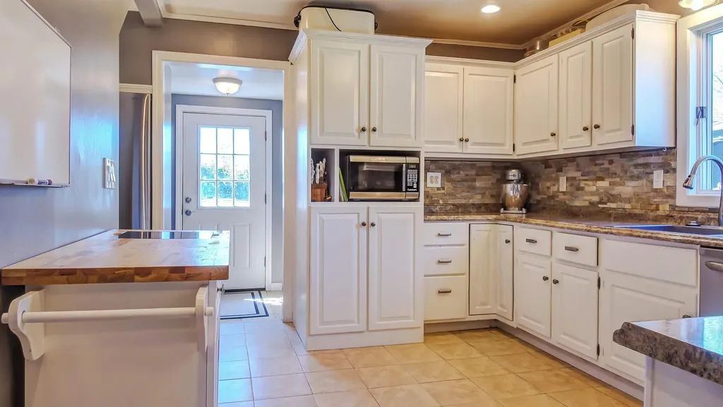 1075 River Avenue Gardiner ME 04345