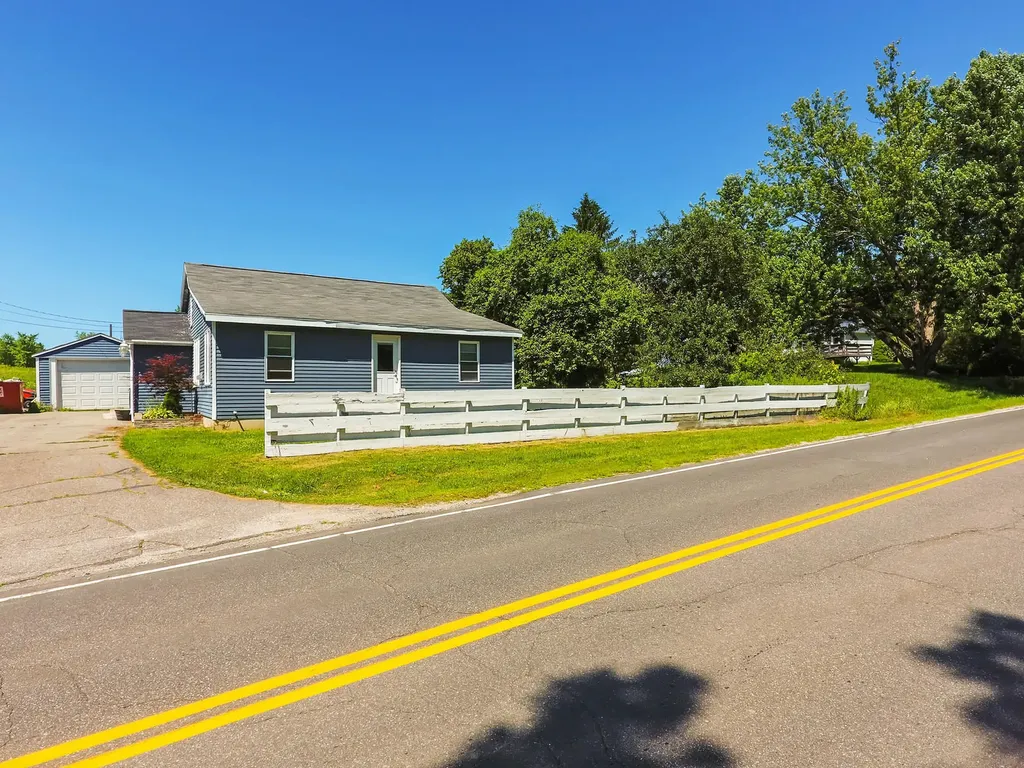1075 River Avenue Gardiner ME 04345