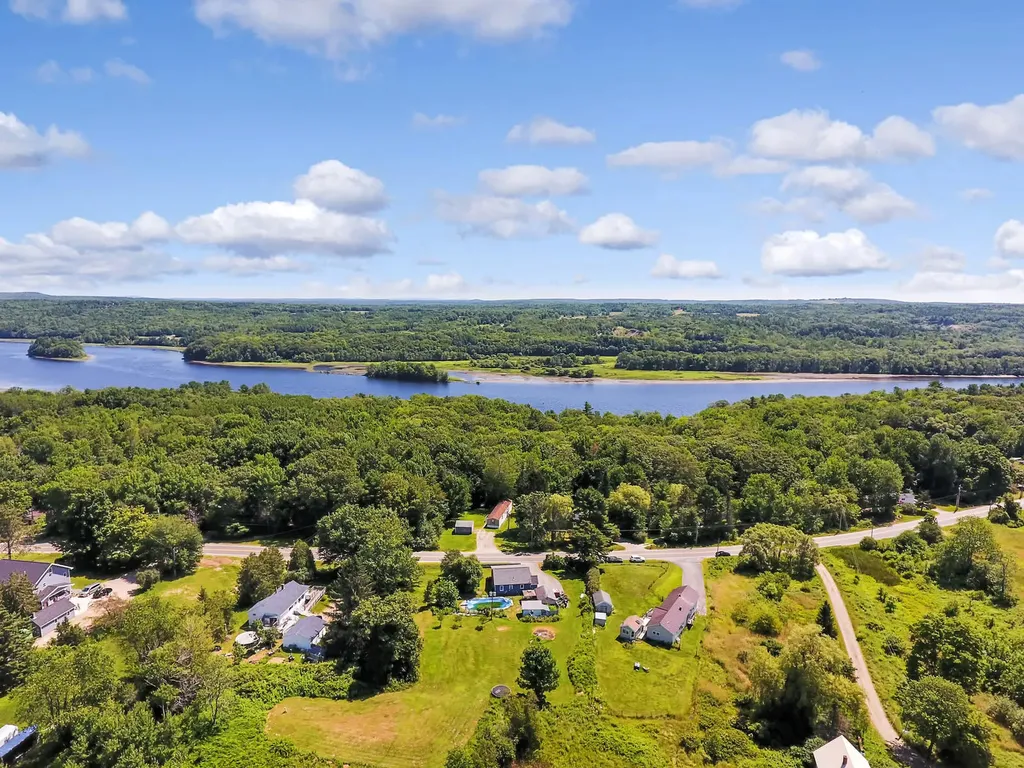 1075 River Avenue Gardiner ME 04345