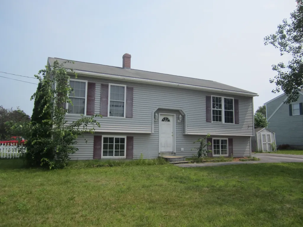 7 Class Street Lewiston ME 04240