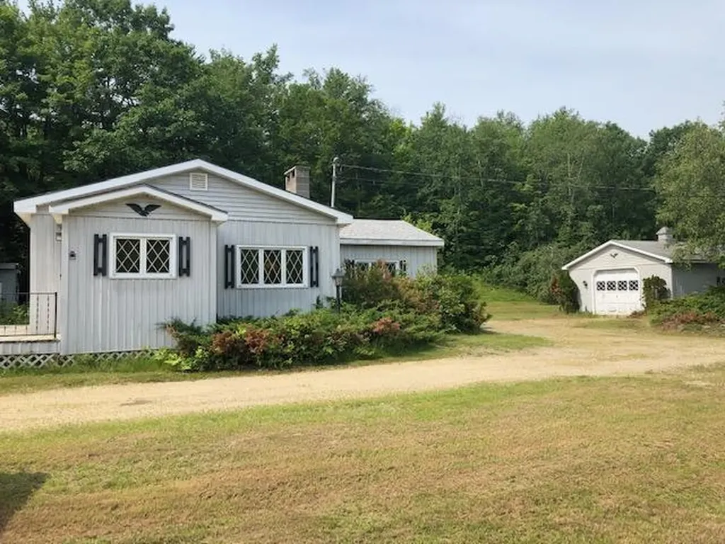 1329 Auburn Road Peru ME 04290