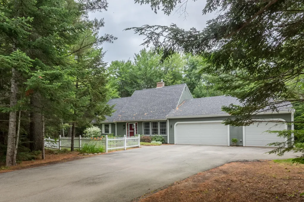 9 Ministerial Road Rockport ME 04856