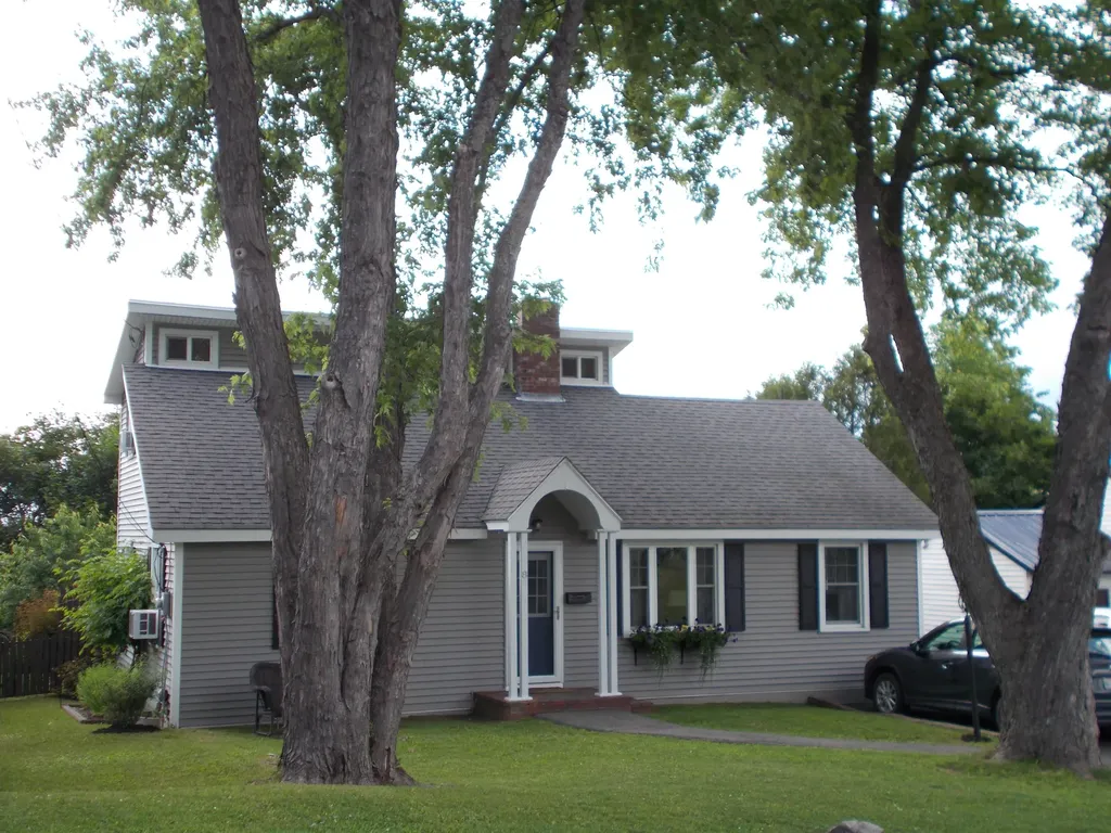 8 Hillside Street Presque Isle ME 04769