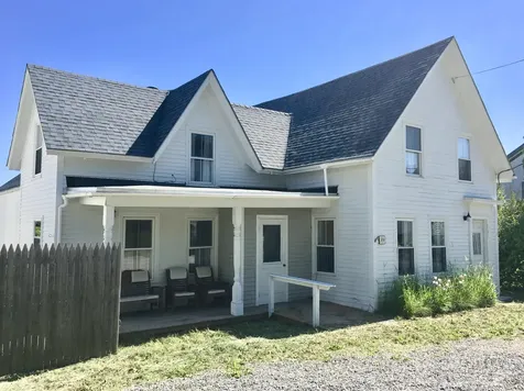 39 High Street Vinalhaven ME 04863