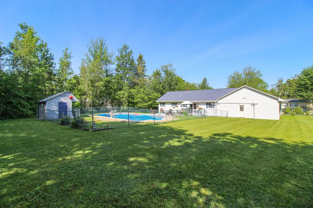 36 Albert Drive Lincoln ME 04457