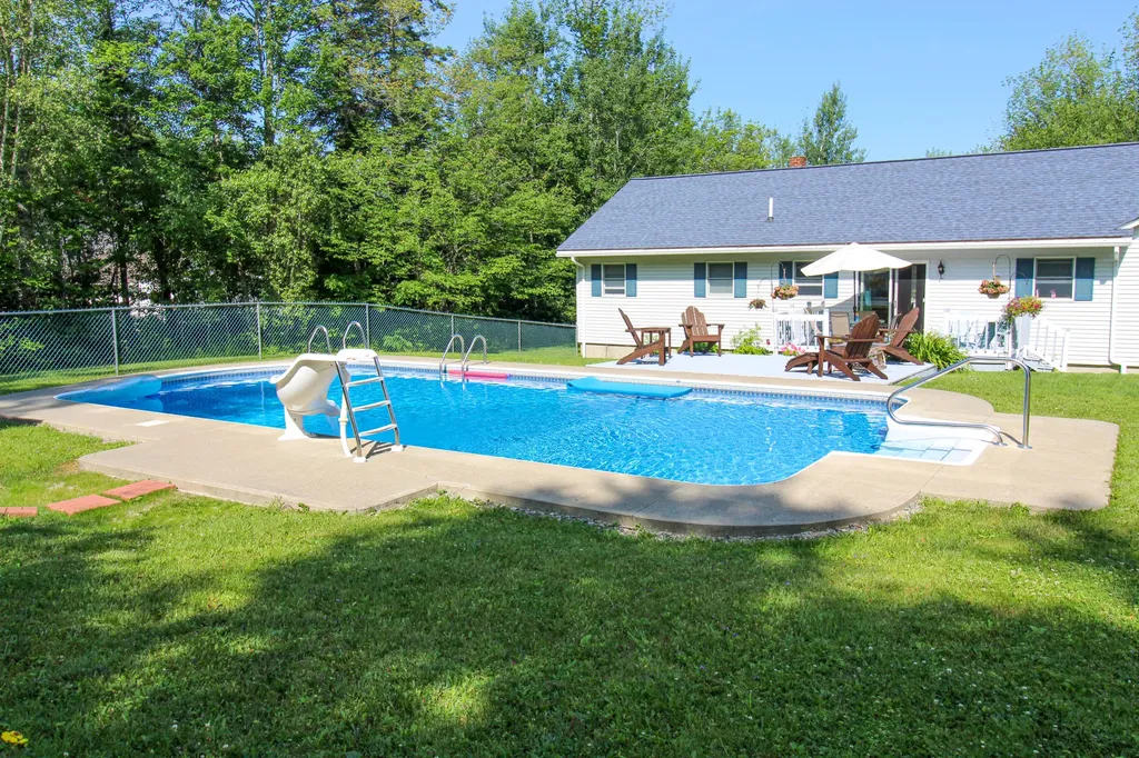 36 Albert Drive Lincoln ME 04457