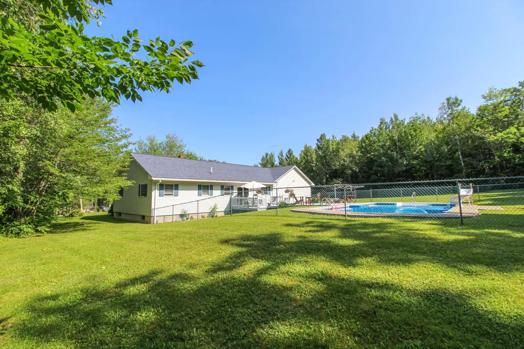 36 Albert Drive Lincoln ME 04457
