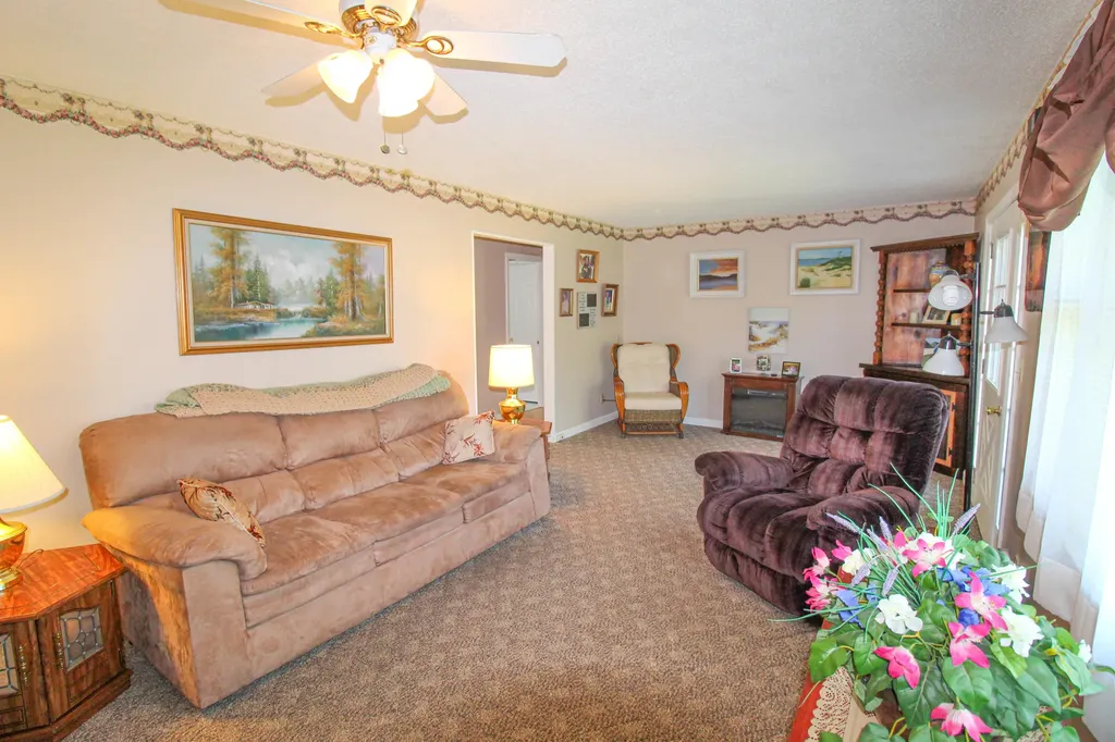 36 Albert Drive Lincoln ME 04457