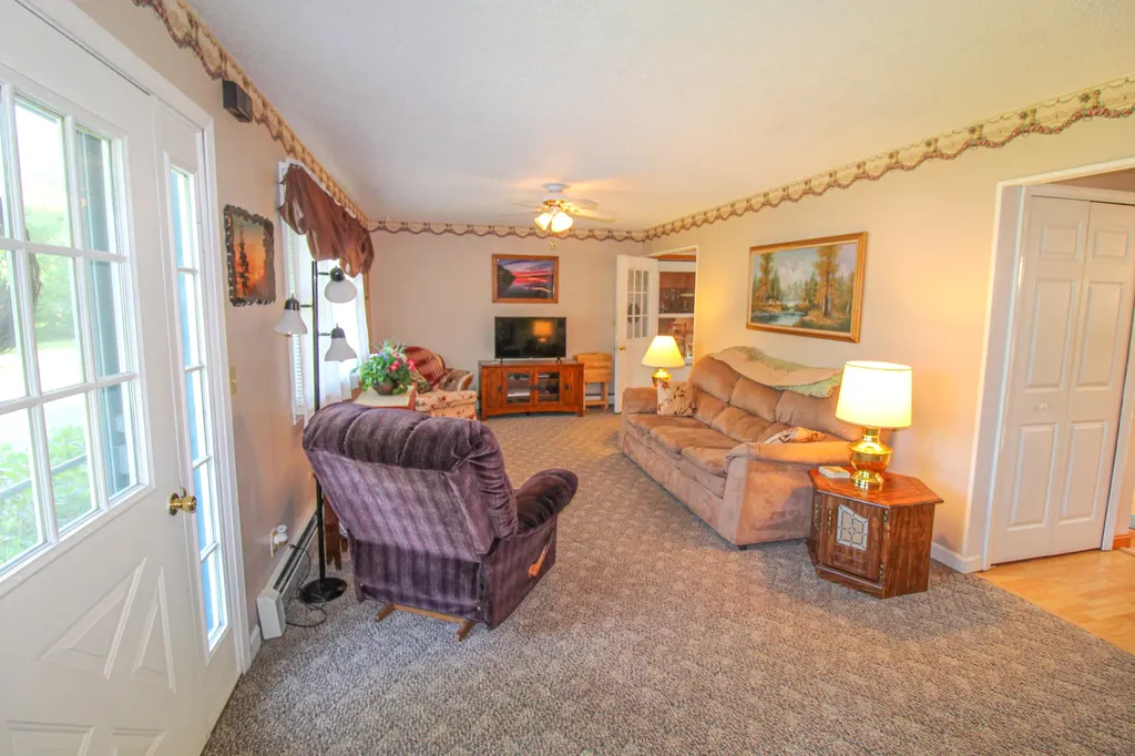 36 Albert Drive Lincoln ME 04457