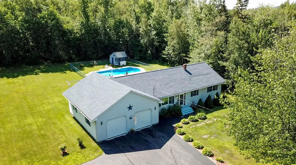 36 Albert Drive Lincoln ME 04457