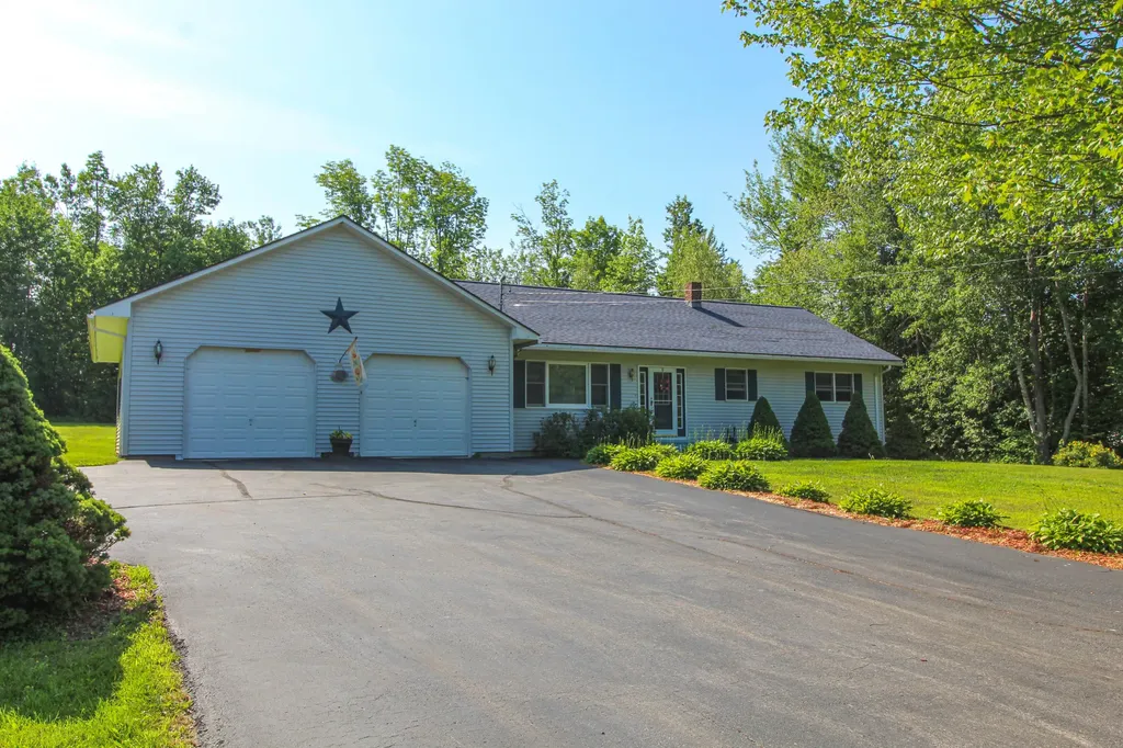 36 Albert Drive Lincoln ME 04457