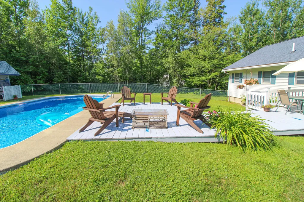36 Albert Drive Lincoln ME 04457