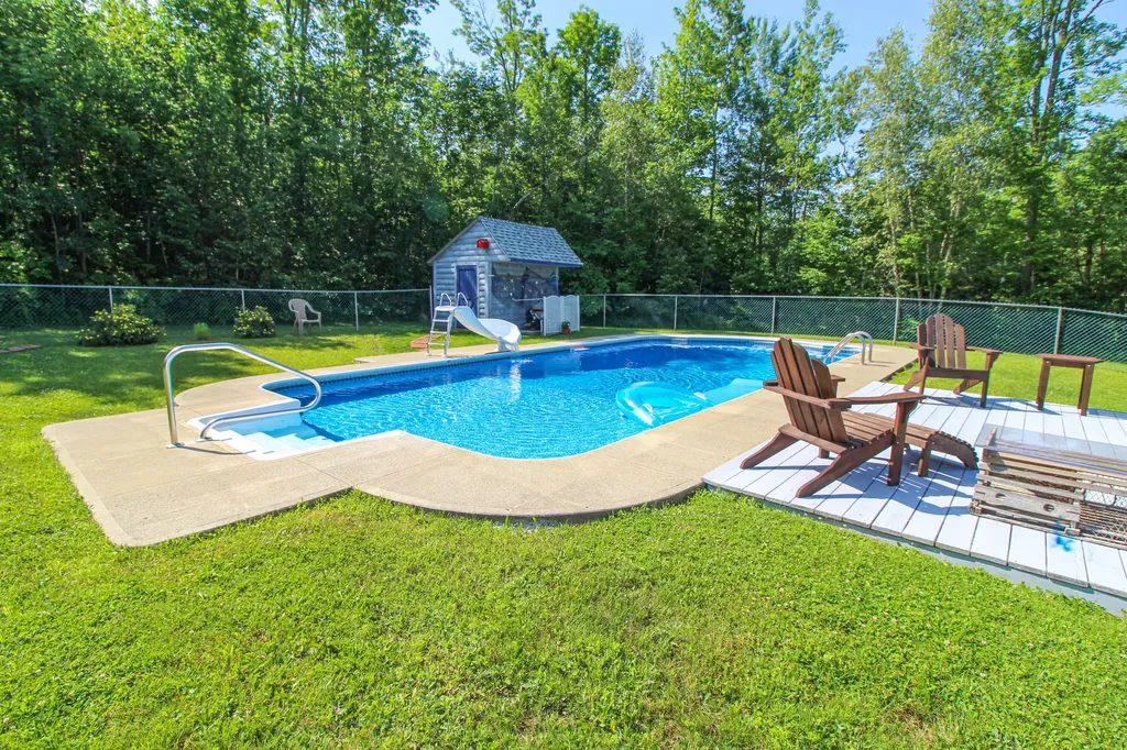 36 Albert Drive Lincoln ME 04457