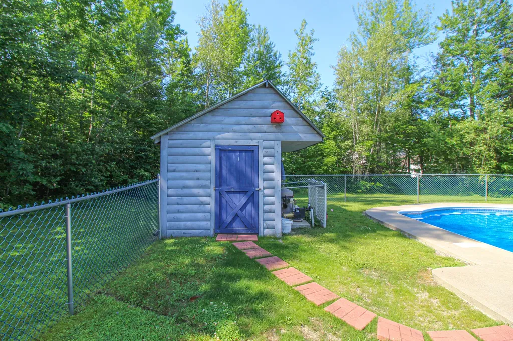 36 Albert Drive Lincoln ME 04457