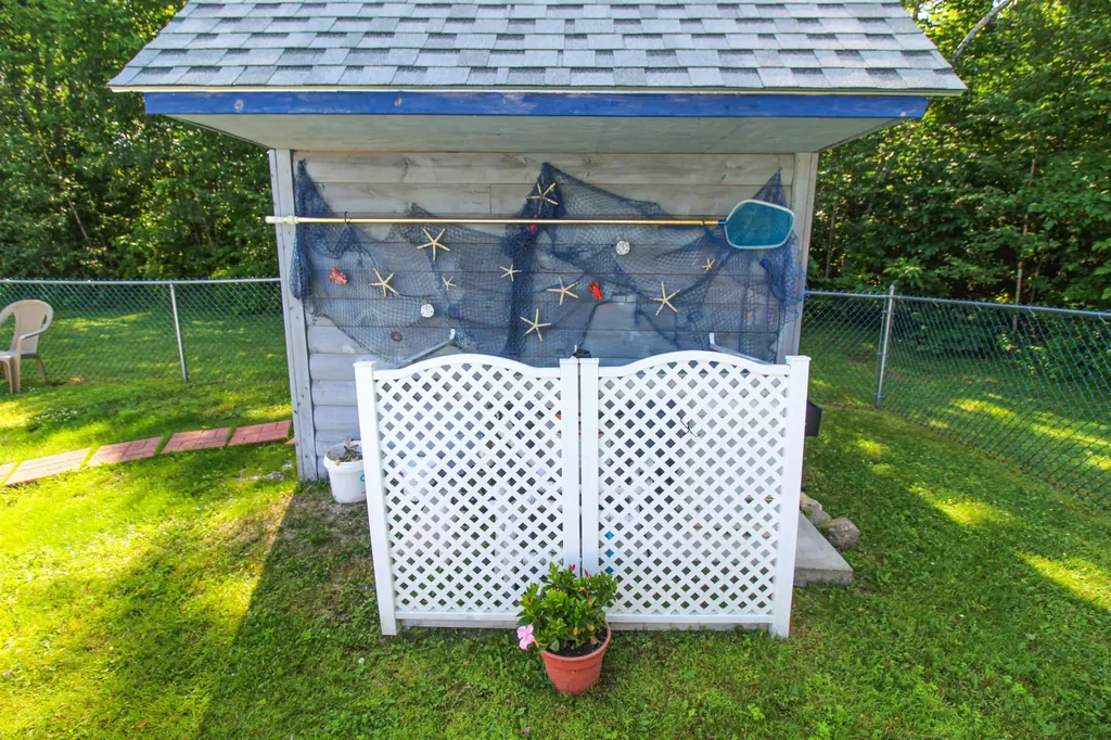 36 Albert Drive Lincoln ME 04457