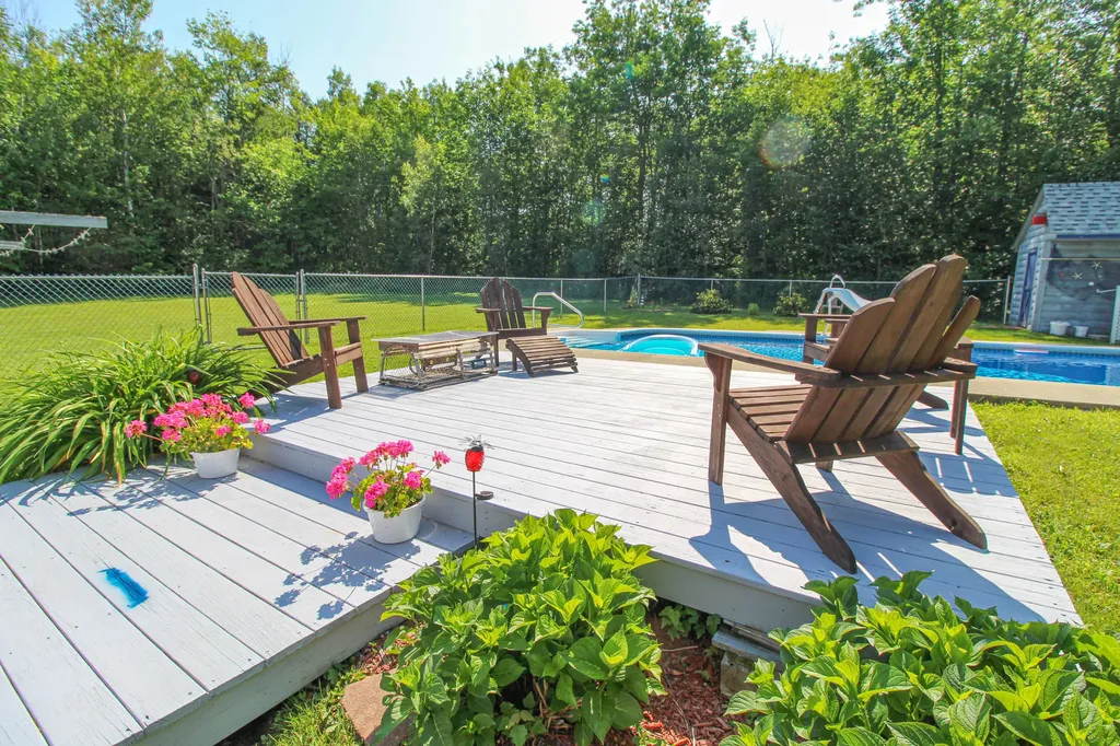 36 Albert Drive Lincoln ME 04457