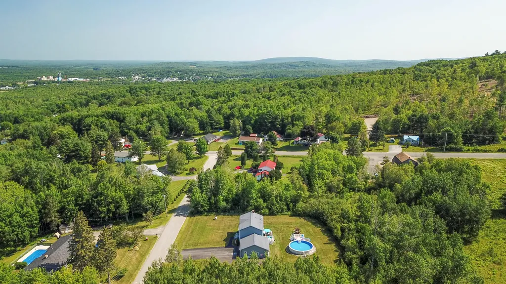 36 Albert Drive Lincoln ME 04457