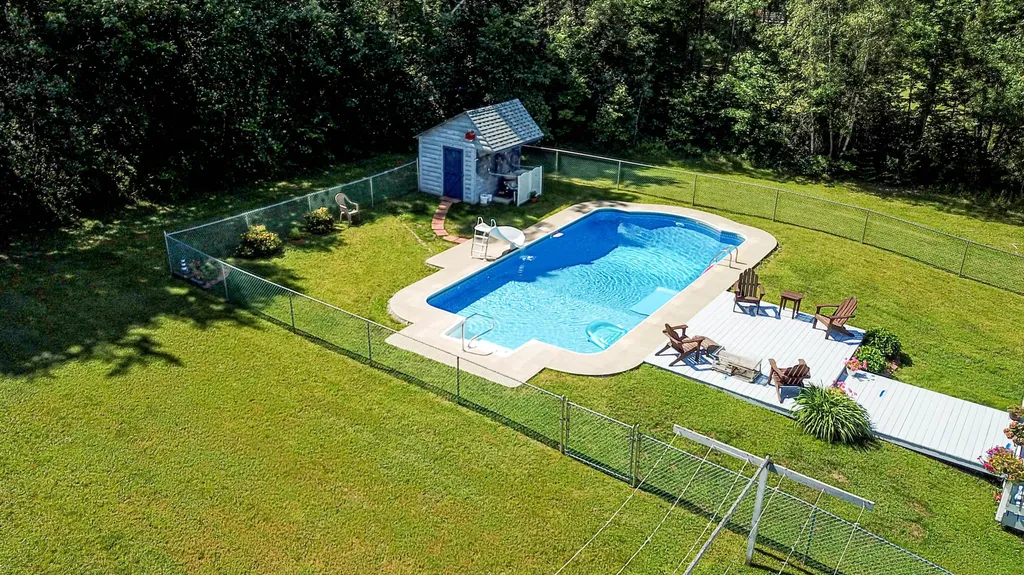 36 Albert Drive Lincoln ME 04457