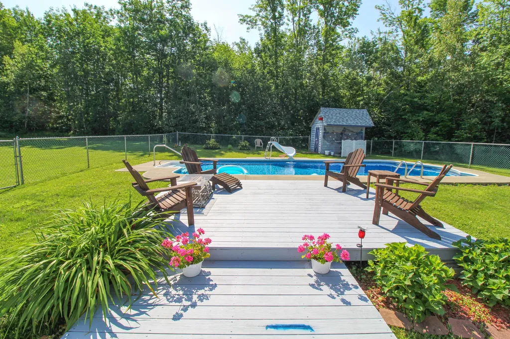 36 Albert Drive Lincoln ME 04457