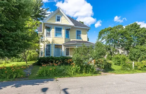 33 Grove Street Rockland ME 04841