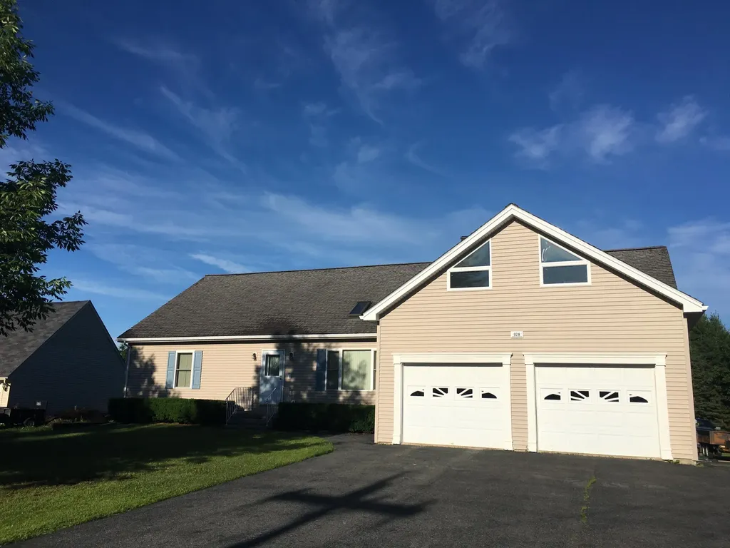 928 Essex Street Bangor ME 04401