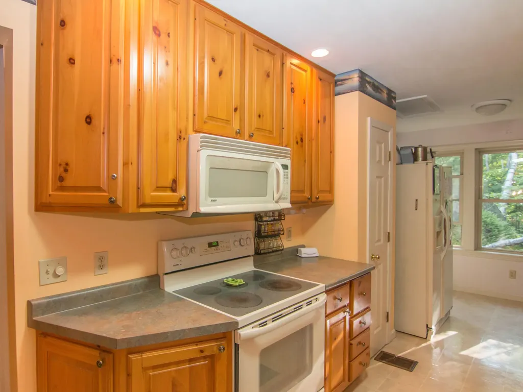 11 Fernwood Road Dedham ME 04429