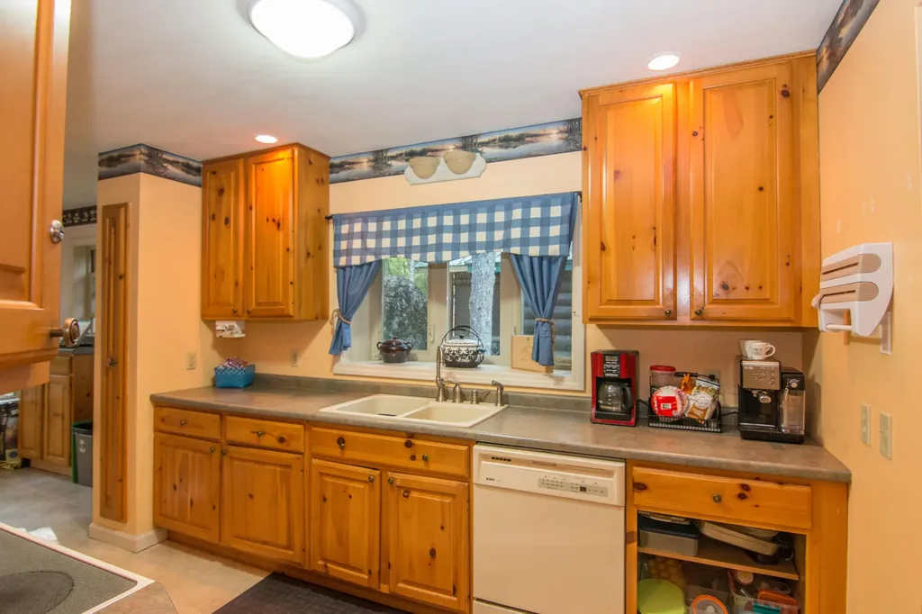 11 Fernwood Road Dedham ME 04429