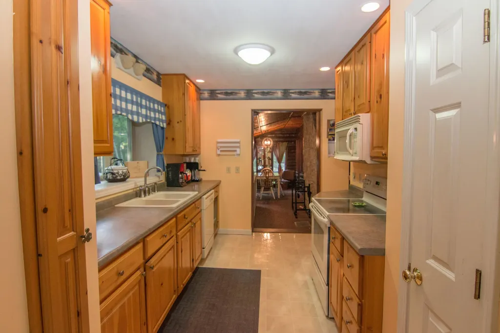 11 Fernwood Road Dedham ME 04429